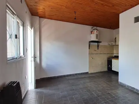 Depto Tipo Casa en Alquiler en Caseros, $ 500.000