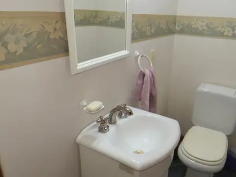 Casa 5 ambientes con 2 baños