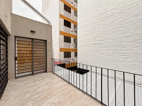 Depto Tipo Casa en Alquiler en La Lucila Vías / Libertador, $ 1.650.000