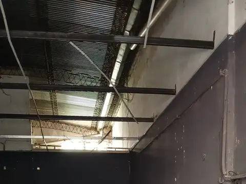 Galpon en Alquiler 8  mts Frente