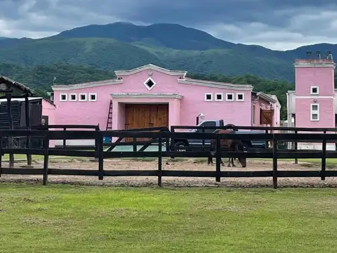 Casa Quinta en venta - 3 Dormitorios 2 Baños - Tucuman