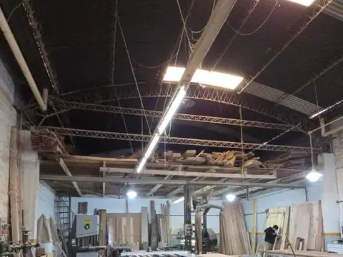 Galpon en Venta 32  mts Fondo