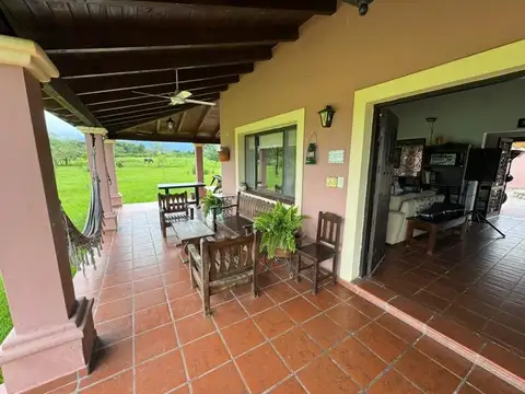 Casa en Venta con 6 cocheras