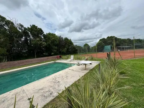 Casa 5 ambientes con 4 baños