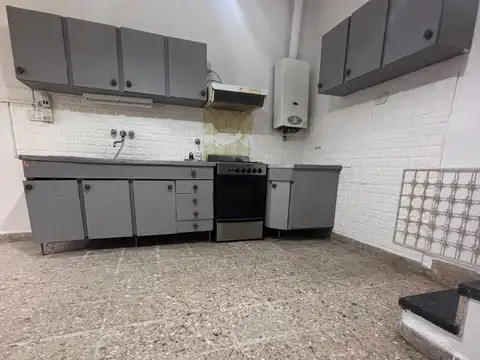 Gran Oportunidad   Casa de dos pisos muy cerca de la cancha de Central