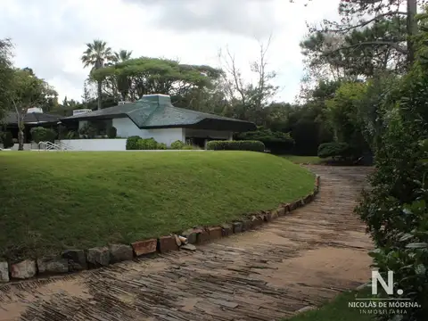 Excelente casa de Seis Dormitorios frente al Mar - Solanas