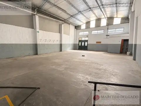 Galpón - Depósito de 1400 m2 en Barracas - ALQUILER