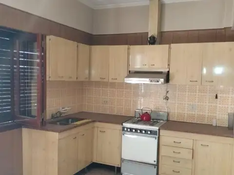 VENTA EN BLOCK.  DEPOSITO + DEPARTAMENTO + LOCAL