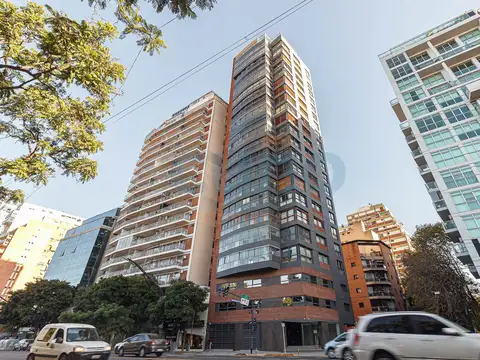 Piso alto! 100% sol y vistas al RIO! 4 ambientes y cochera - Sobre Libertador!
