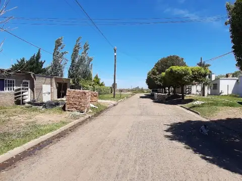 Casa 5 ambientes con 1 baño