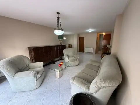 Departamento 6 ambientes con 2 baños