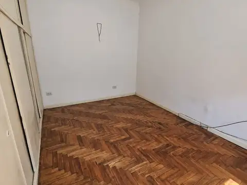 Depto Tipo Casa en Venta en Mataderos, USD 70.000