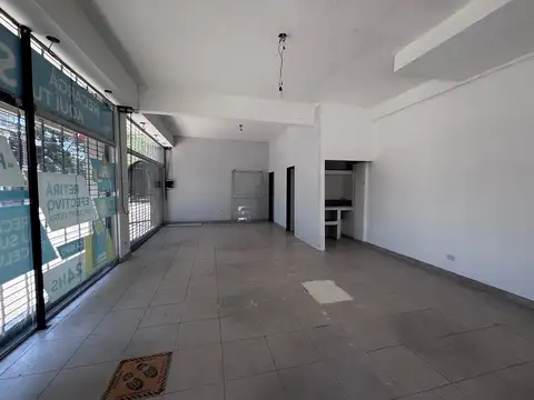 Local en Alquiler Via Púb.