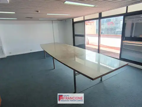 Oficina a la venta, 2 cocheras, Microcentro.