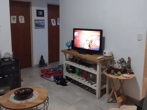 muy lindo depto al frente con balcon E. de Vedia 2100