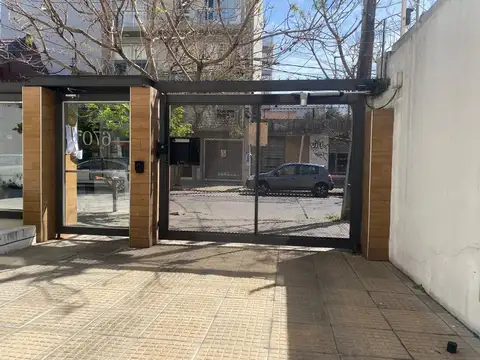 VENTA COCHERA CUBIERTA MORÓN CENTRO PERMUTA