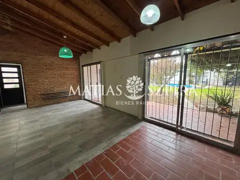 Depto Tipo Casa 4 ambientes con 2 baños