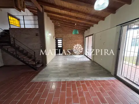 Depto Tipo Casa en Venta con 1 cocheras