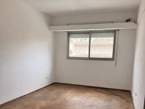 ALQUILER departamento un dormitorio amplio con cocina separada y lavadero