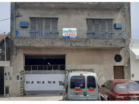 LOCAL/DEPOSITO /GALPON CON DOS PHs EN Pta Alta