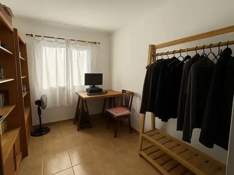 CASA EN VENTA EN PERGAMINO CON PATIO Y PILETA