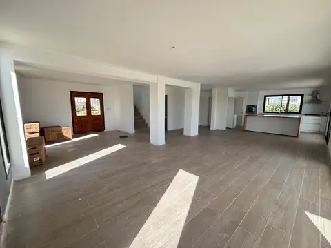 Casa 5 ambientes con 3 baños