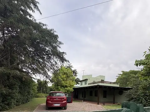 Casa en Venta con 4 cocheras