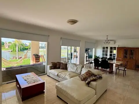 Casa en Venta en El Cantón - Barrio Islas, USD 495.000