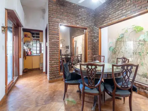 Casa con jardín y piscina • Venta • Florida