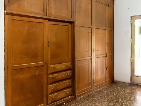 CASA EN VENTA TRES DORMITORIOS COCHERA Bª PARQUE