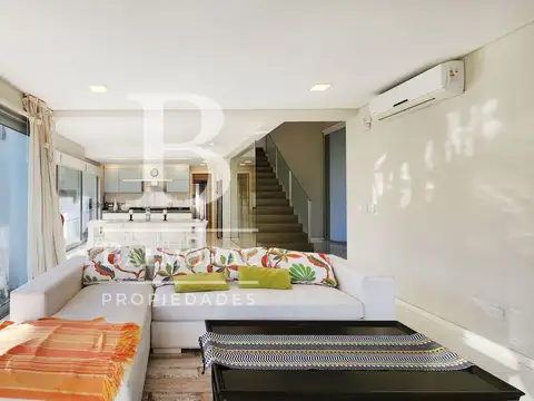 Casa 4 ambientes con 4 baños