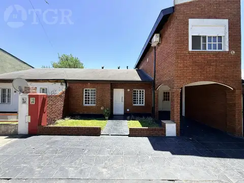 Venta Moderna casa de 4 ambientes en Altos de Podestá