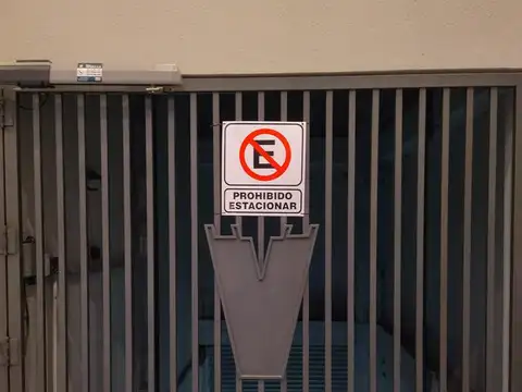 COCHERAS CUBIERTAS EN AVENIDA 7 ENTRE 38 Y 39