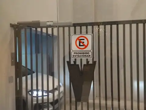 COCHERAS CUBIERTAS EN AVENIDA 7 ENTRE 38 Y 39