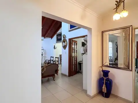 Casa 7 ambientes con 3 baños