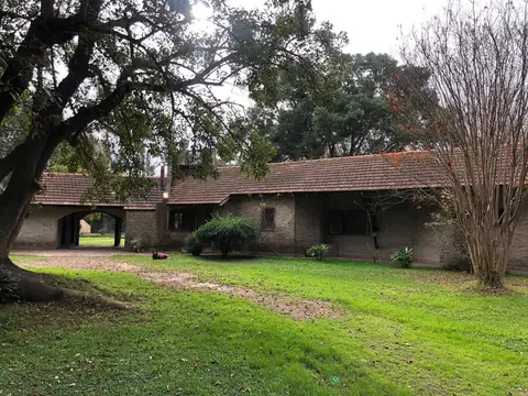 Calle 1352 entre Av. Eva Peron y Calle