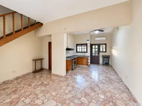 Casa 4 ambientes con 1 baño