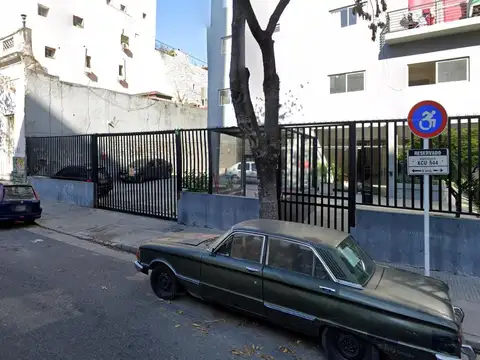 Cochera en Monserrat