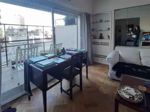 VENTA DE CINCO AMB EN RECOLETA UNICO PISO ALTO C BALCON LUZ!
