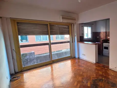 Tacuarí 1700, Piso 2