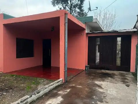 Casa 4 ambientes con 1 baño