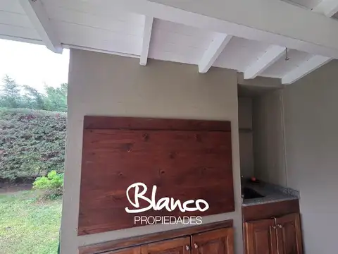 Casa en Venta con 3 cocheras