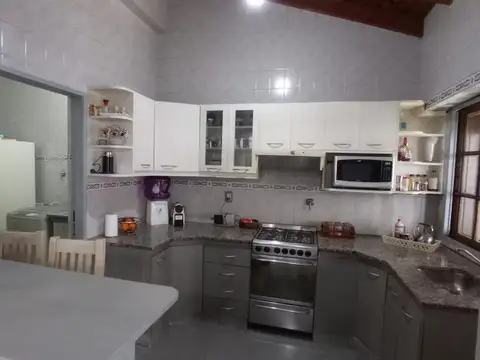 Casa lote propio 4 ambientes con patio y terraza