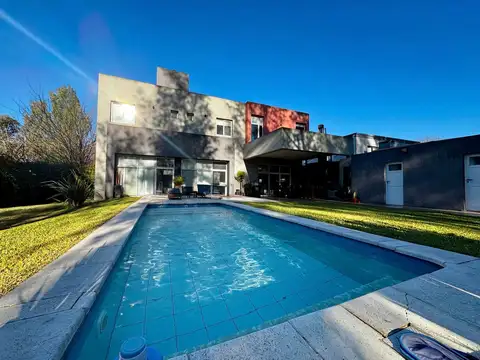 Venta Casa Lote Central La Cesarina PERMUTA 50%