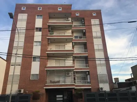 Departamento de dos ambientes con cochera ramos mejia