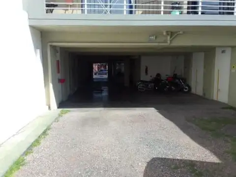 VENTA-COCHERA-PARQUE AVELLANEDA