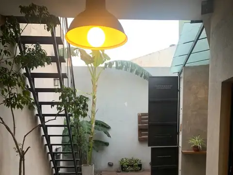 Depto Tipo Casa en Venta con 1 cocheras