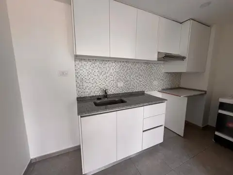 Av. Gaspar Campos 6300, Piso 1