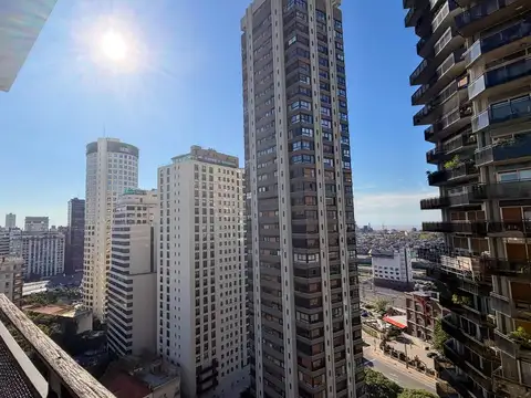 Venta Departamento de 6 amb con 2 cocheras piso 15 en Distrito Quartier