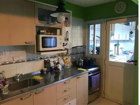 TIPO CASA 2 DORMITORIOS EN EXCELENTE ESTADO EN PLENO QUINTA
